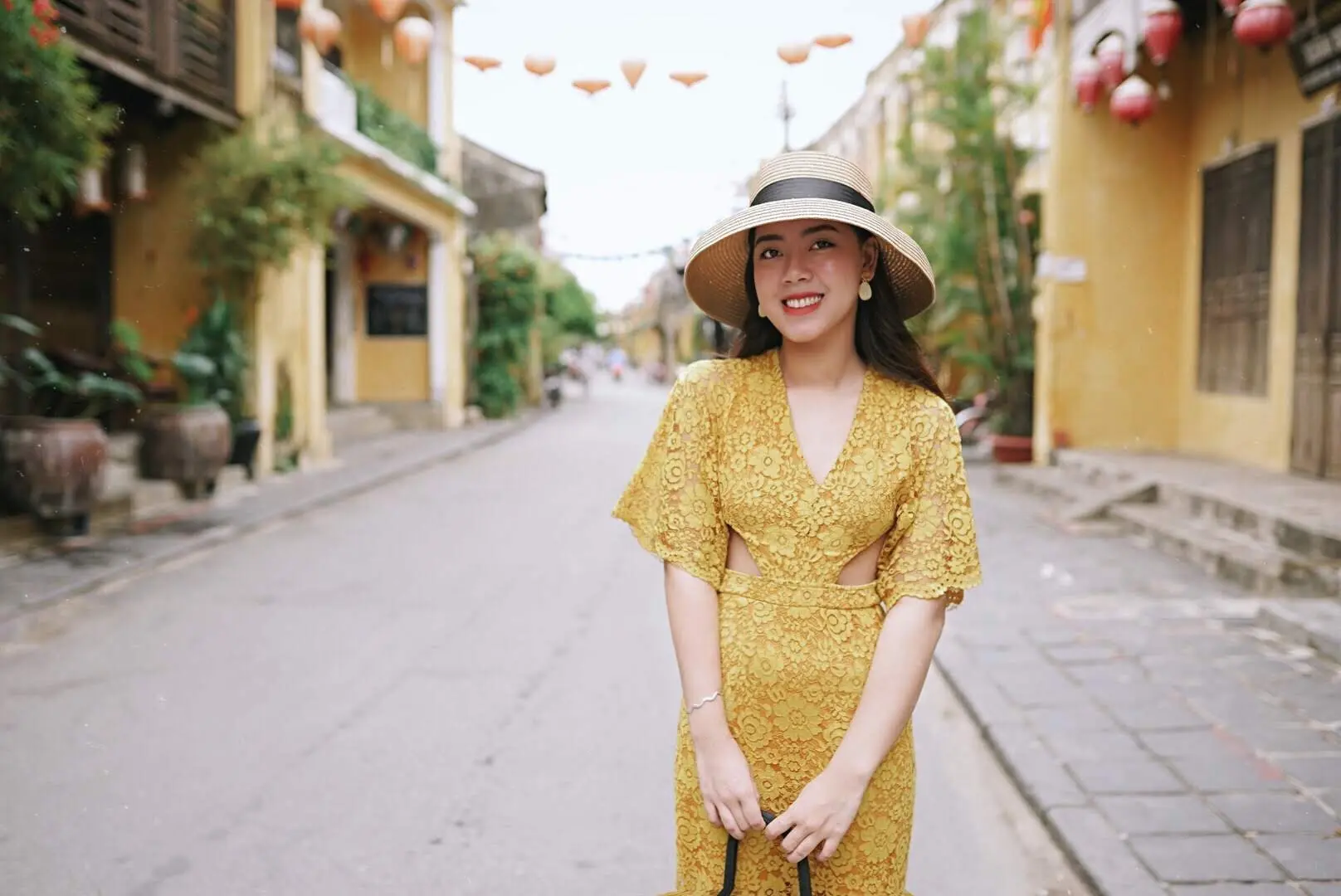 Lưu ngay những cách pose dáng đẹp tại Hội An cho dân nghiện sống ảo 12