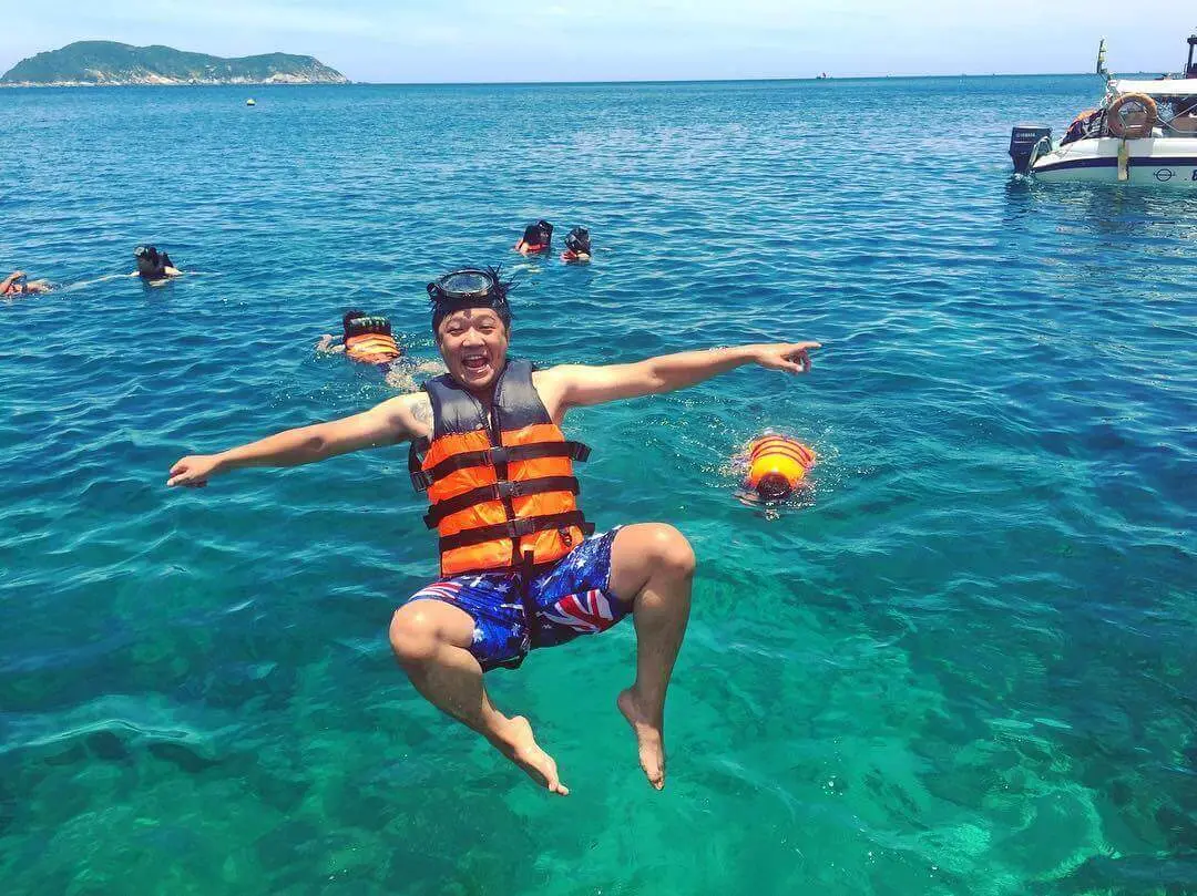 Một ng&agrave;y h&oacute;a th&acirc;n th&agrave;nh người con của biển cả v&agrave; lặn ngắm san h&ocirc; tại C&ugrave; Lao Ch&agrave;m 12