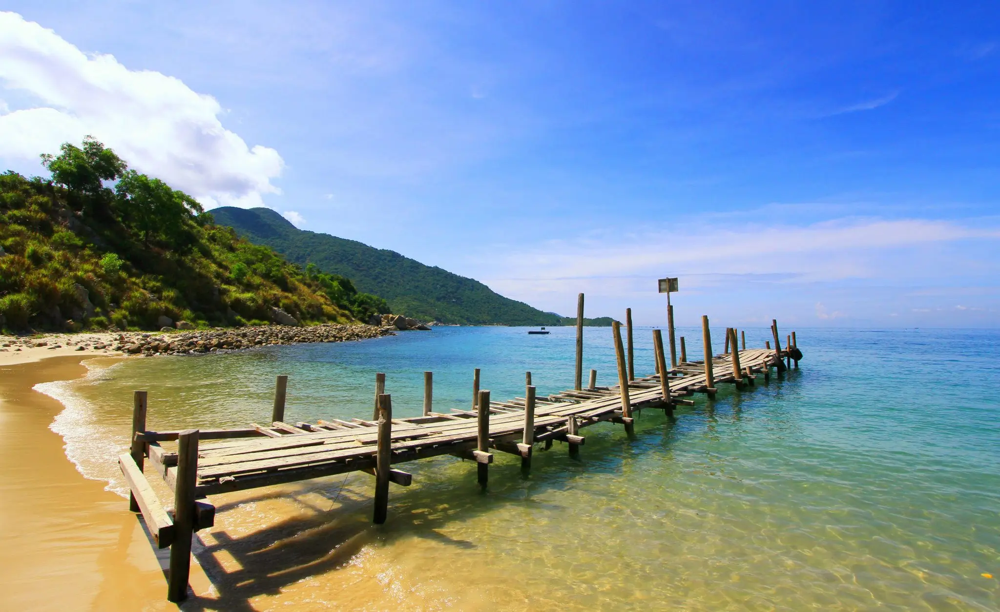 Một ng&agrave;y h&oacute;a th&acirc;n th&agrave;nh người con của biển cả v&agrave; lặn ngắm san h&ocirc; tại C&ugrave; Lao Ch&agrave;m 3