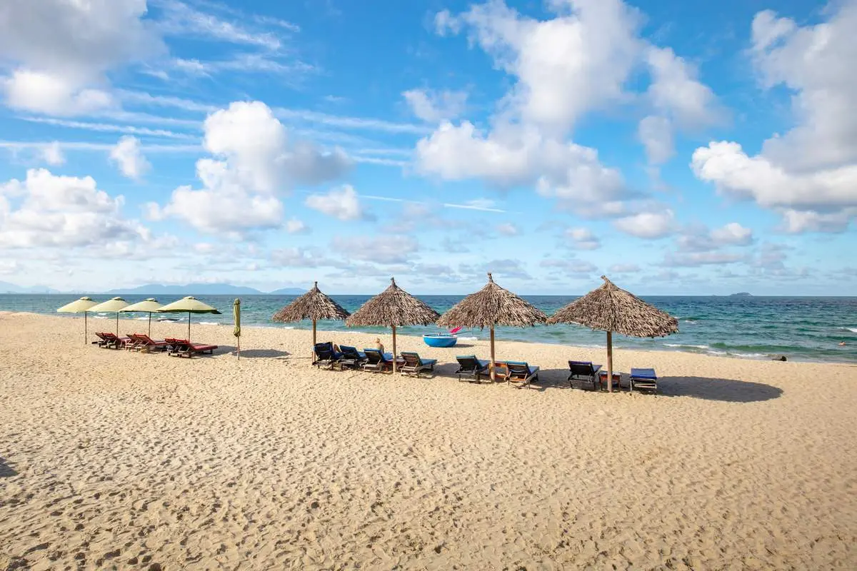 Sống chậm lại với vẻ đẹp tĩnh lặng nơi biển An Bàng Hội An thơ mộng