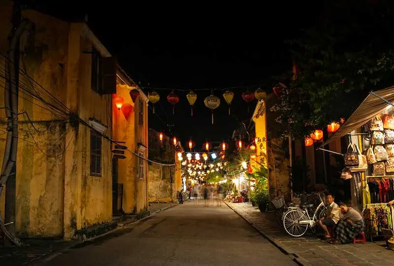 Dạo bước Hội An buổi tối: H&agrave;nh tr&igrave;nh thong dong giữa phố cổ 14