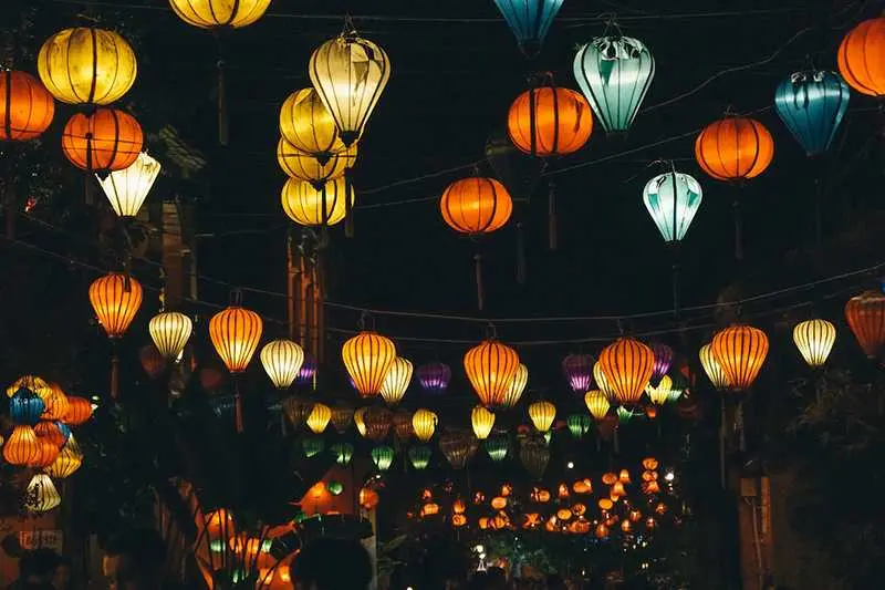 Dạo bước Hội An buổi tối: H&agrave;nh tr&igrave;nh thong dong giữa phố cổ 2