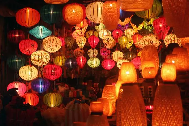 Dạo bước Hội An buổi tối: H&agrave;nh tr&igrave;nh thong dong giữa phố cổ 17