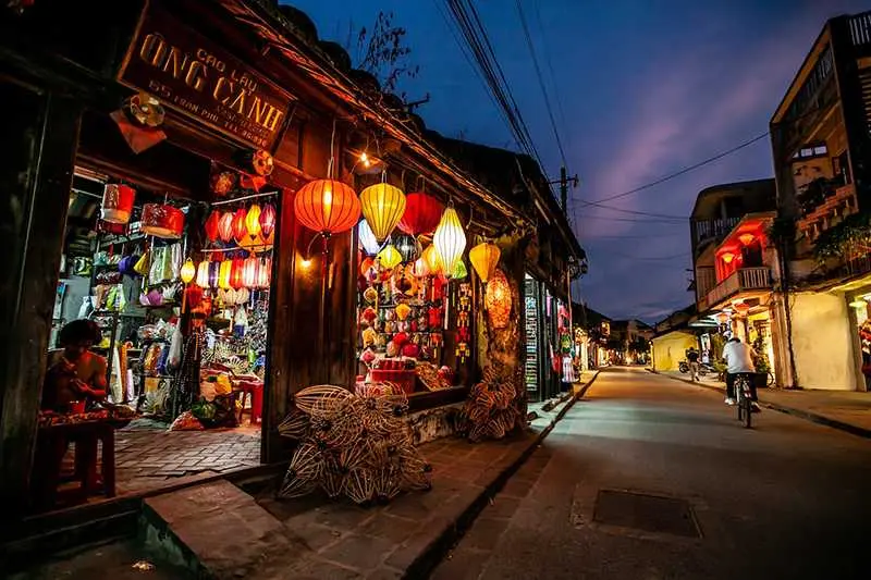 Dạo bước Hội An buổi tối: H&agrave;nh tr&igrave;nh thong dong giữa phố cổ 19