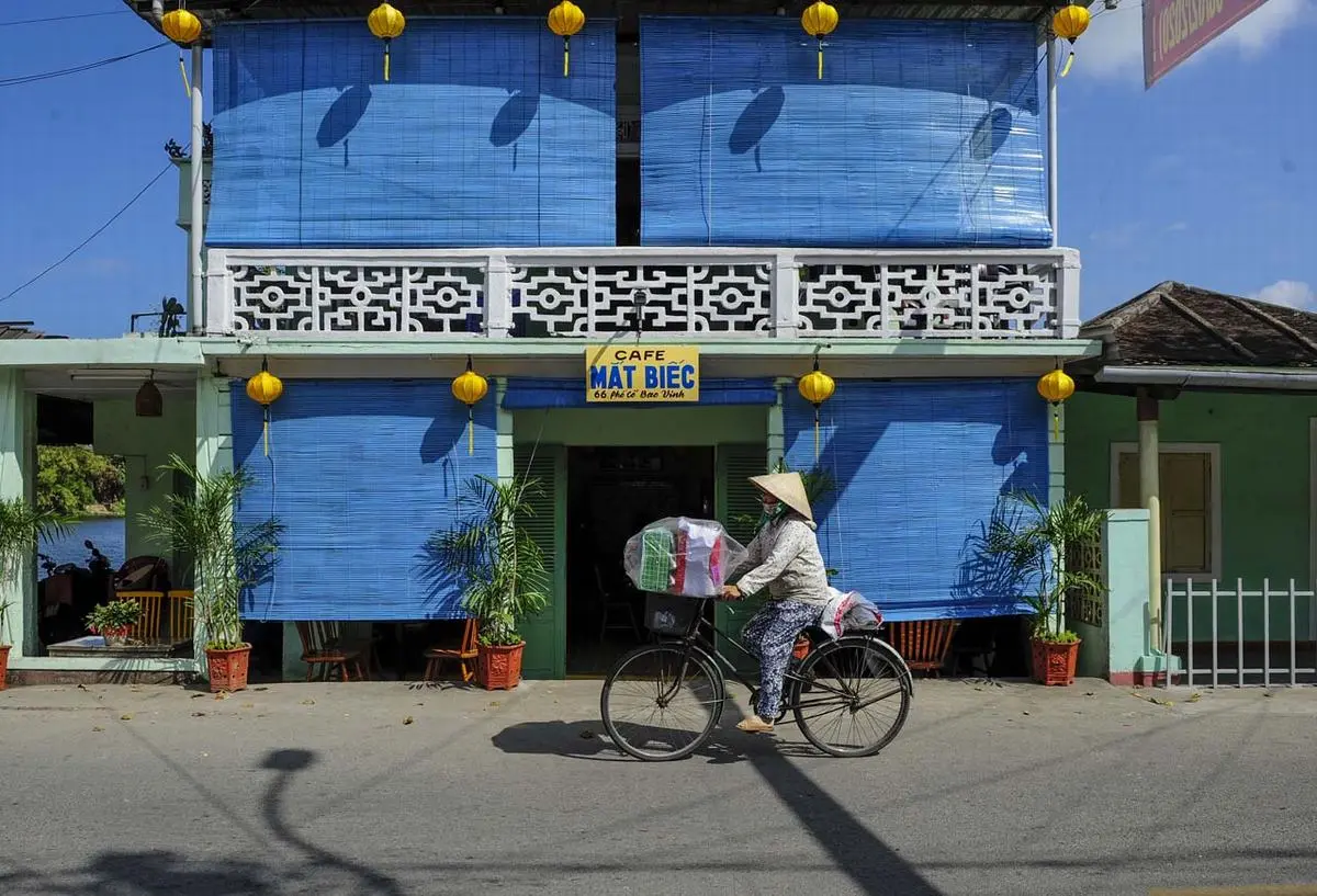 Bạn đã ghé qua quán cafe nổi tiếng phố cổ Bao Vinh Huế chưa?