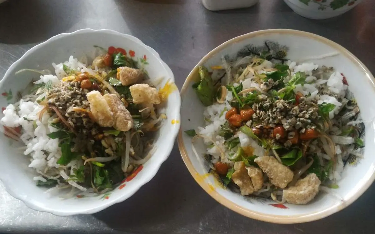 7 Qu&aacute;n cơm hến ngon ở Huế kh&ocirc;ng thể bỏ qua 10
