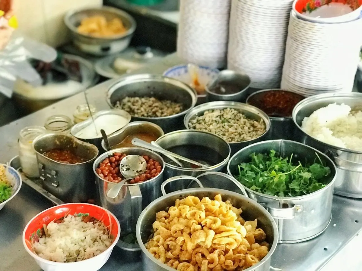 Ai ra xứ Huế thì ghé ngay các quán Bún hến ngon nổi tiếng một phương 4