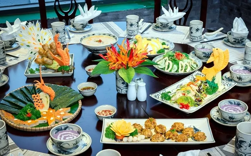 Ẩm thực cung đ&igrave;nh Huế: Tinh hoa ho&agrave;ng gia qua nhiều thế kỷ 5