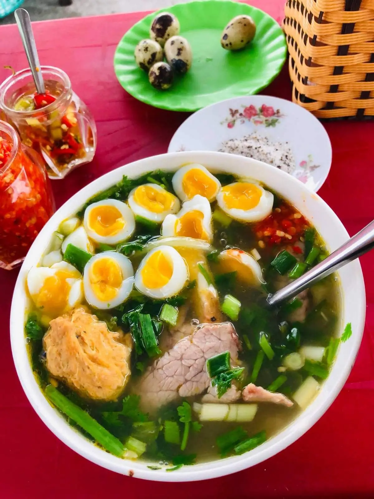 B&aacute;nh canh c&aacute; l&oacute;c B&agrave; Triệu Huế - M&oacute;n ngon kh&oacute; cưỡng được tạo n&ecirc;n từ c&aacute;i t&acirc;m v&agrave; c&aacute;i t&igrave;nh 9