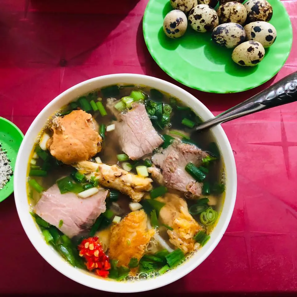 B&aacute;nh canh c&aacute; l&oacute;c B&agrave; Triệu Huế - M&oacute;n ngon kh&oacute; cưỡng được tạo n&ecirc;n từ c&aacute;i t&acirc;m v&agrave; c&aacute;i t&igrave;nh 8