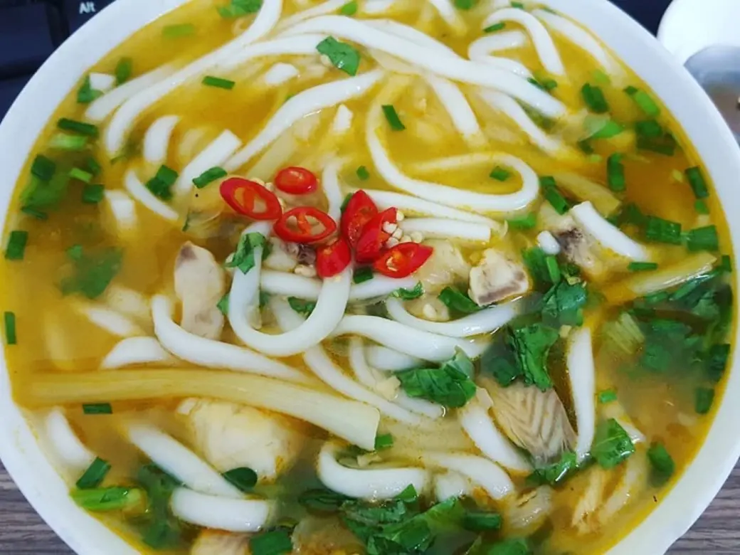 B&aacute;nh canh c&aacute; l&oacute;c &ndash; M&oacute;n ăn d&acirc;n d&atilde; kh&ocirc;ng thể thiếu của người d&acirc;n xứ Huế 11