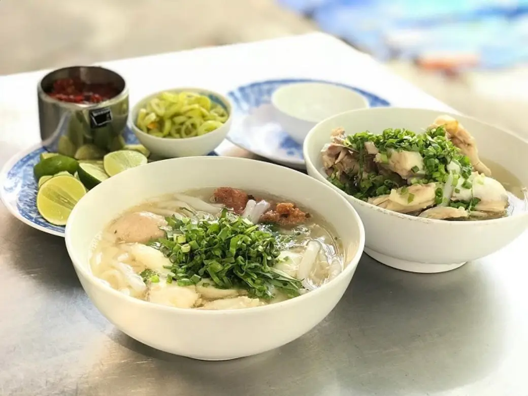 B&aacute;nh canh c&aacute; l&oacute;c &ndash; M&oacute;n ăn d&acirc;n d&atilde; kh&ocirc;ng thể thiếu của người d&acirc;n xứ Huế 10