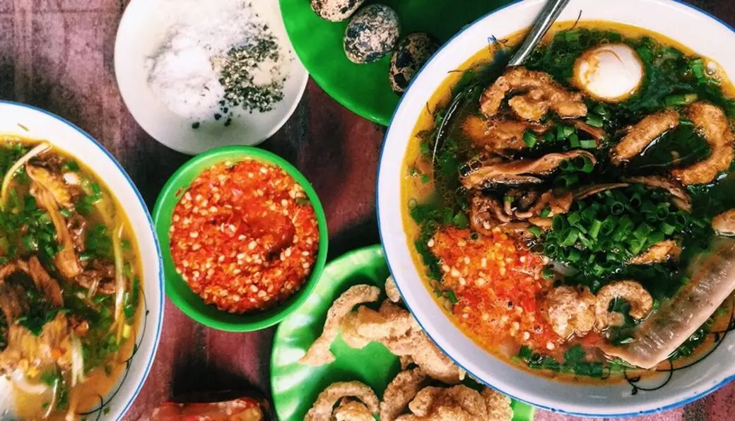 B&aacute;nh canh c&aacute; l&oacute;c &ndash; M&oacute;n ăn d&acirc;n d&atilde; kh&ocirc;ng thể thiếu của người d&acirc;n xứ Huế 8