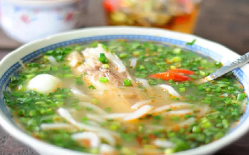 B&aacute;nh canh c&aacute; l&oacute;c &ndash; M&oacute;n ăn d&acirc;n d&atilde; kh&ocirc;ng thể thiếu của người d&acirc;n xứ Huế 20