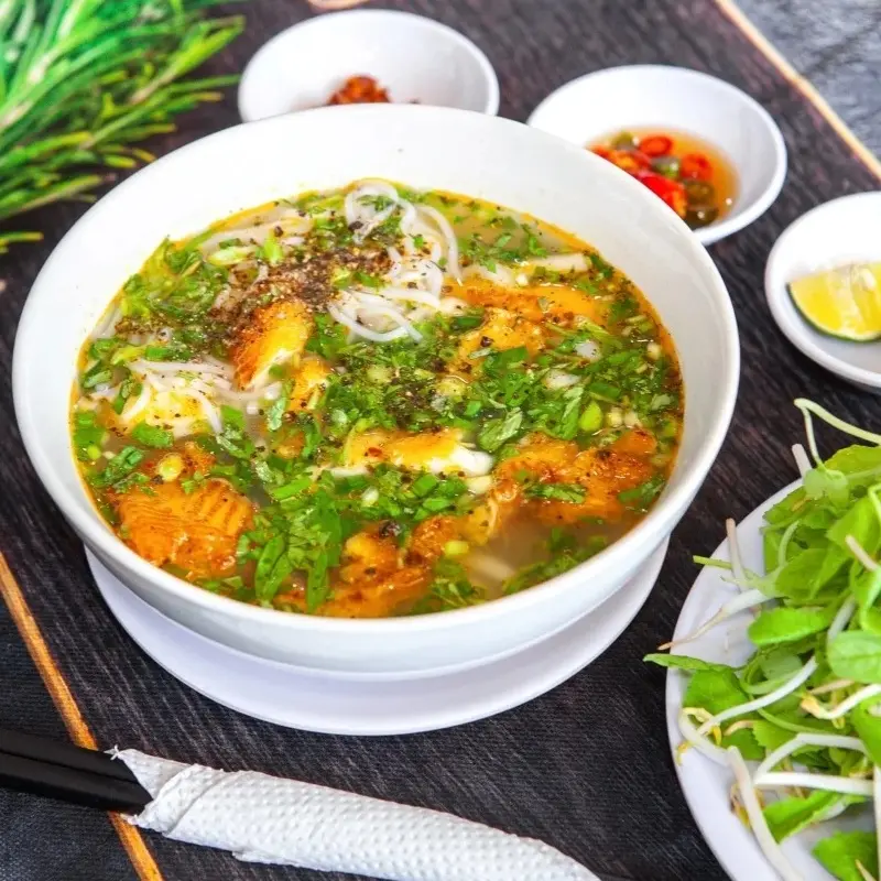 B&aacute;nh canh c&aacute; l&oacute;c &ndash; M&oacute;n ăn d&acirc;n d&atilde; kh&ocirc;ng thể thiếu của người d&acirc;n xứ Huế 17