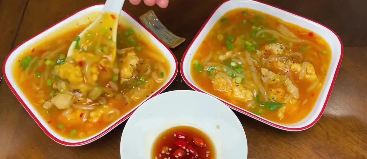 B&aacute;nh canh Nam Phổ - Đặc sản n&iacute;u ch&acirc;n du kh&aacute;ch khi đến Huế 4