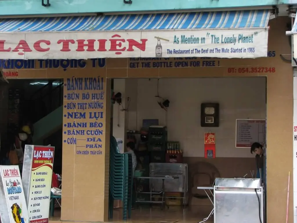 B&aacute;nh kho&aacute;i Đinh Ti&ecirc;n Ho&agrave;ng - Cảm nhận vị ngon b&aacute;nh kho&aacute;i xứ Huế 40 năm tuổi 2