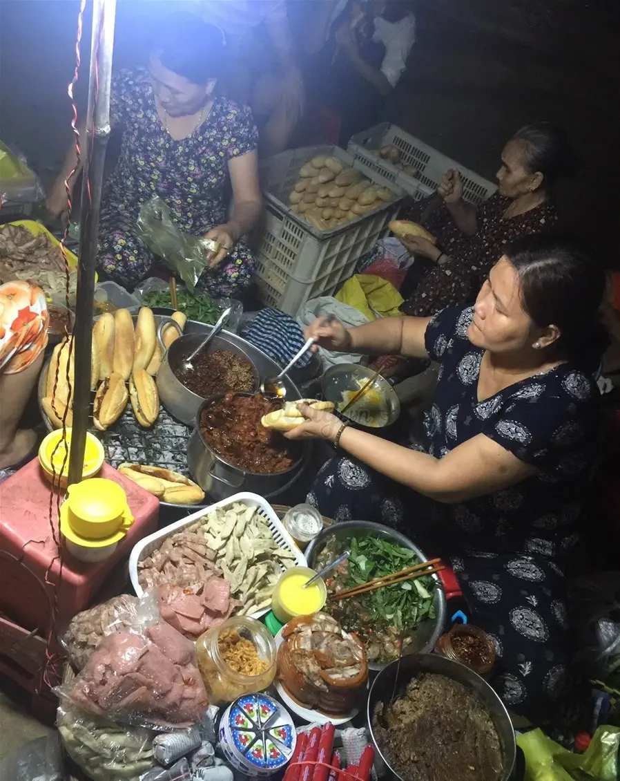 B&aacute;nh m&igrave; Tr&agrave;ng Tiền Huế - G&oacute;i gọn hương vị cố đ&ocirc; khiến bao người phải su&yacute;t xoa kh&ocirc;ng ngừng 2