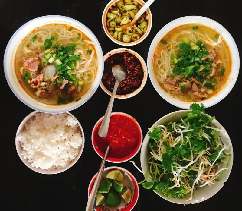 B&uacute;n b&ograve; cơm nguội Huế: M&oacute;n ăn d&acirc;n d&atilde; đượm hồn cố đ&ocirc; 3