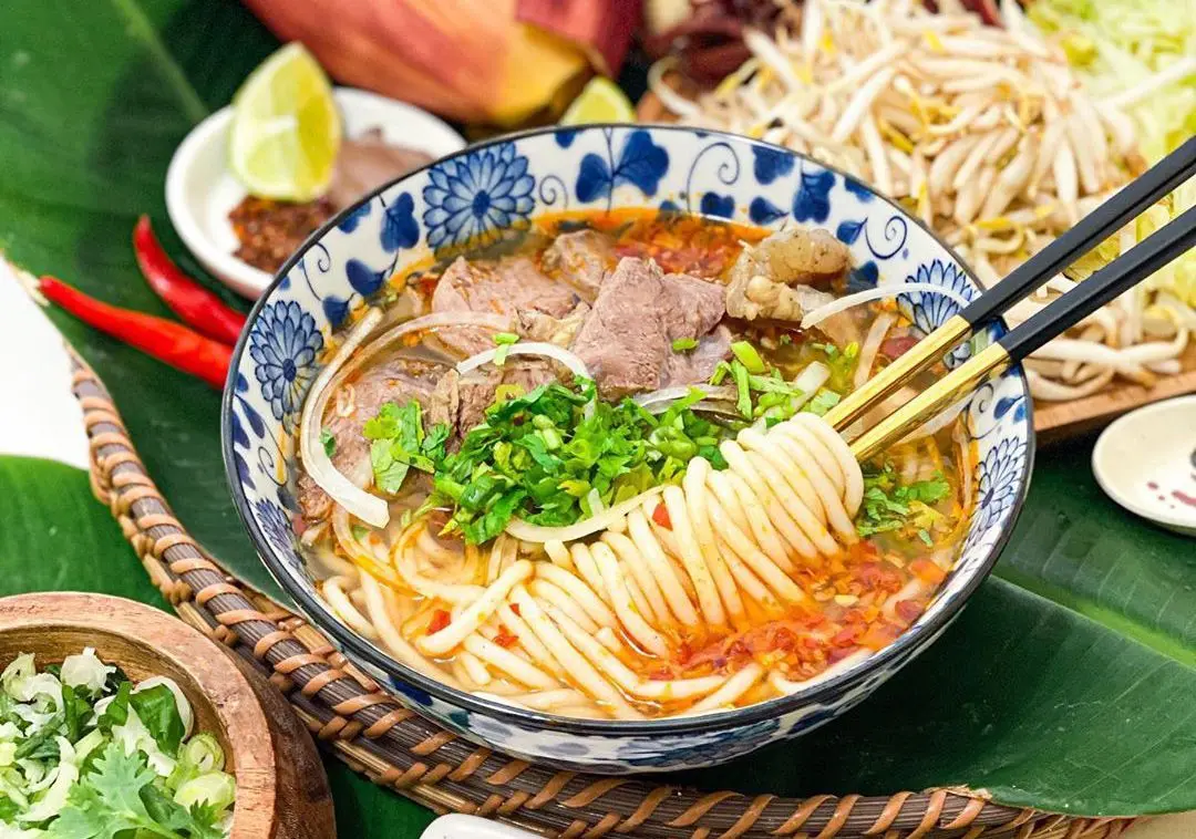 B&uacute;n b&ograve; Huế - 'N&agrave;ng thơ' của ẩm thực cố đ&ocirc; 2