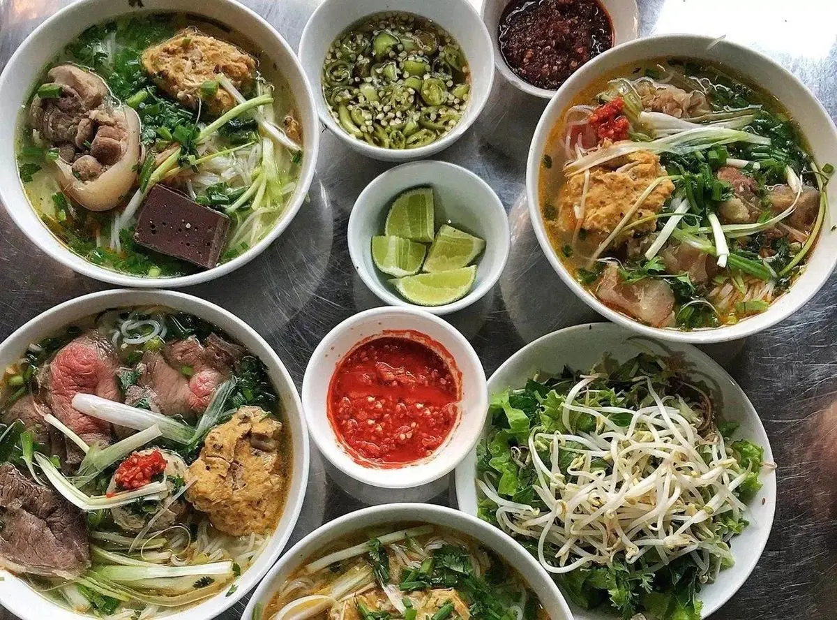 B&uacute;n b&ograve; Huế - 'N&agrave;ng thơ' của ẩm thực cố đ&ocirc; 8