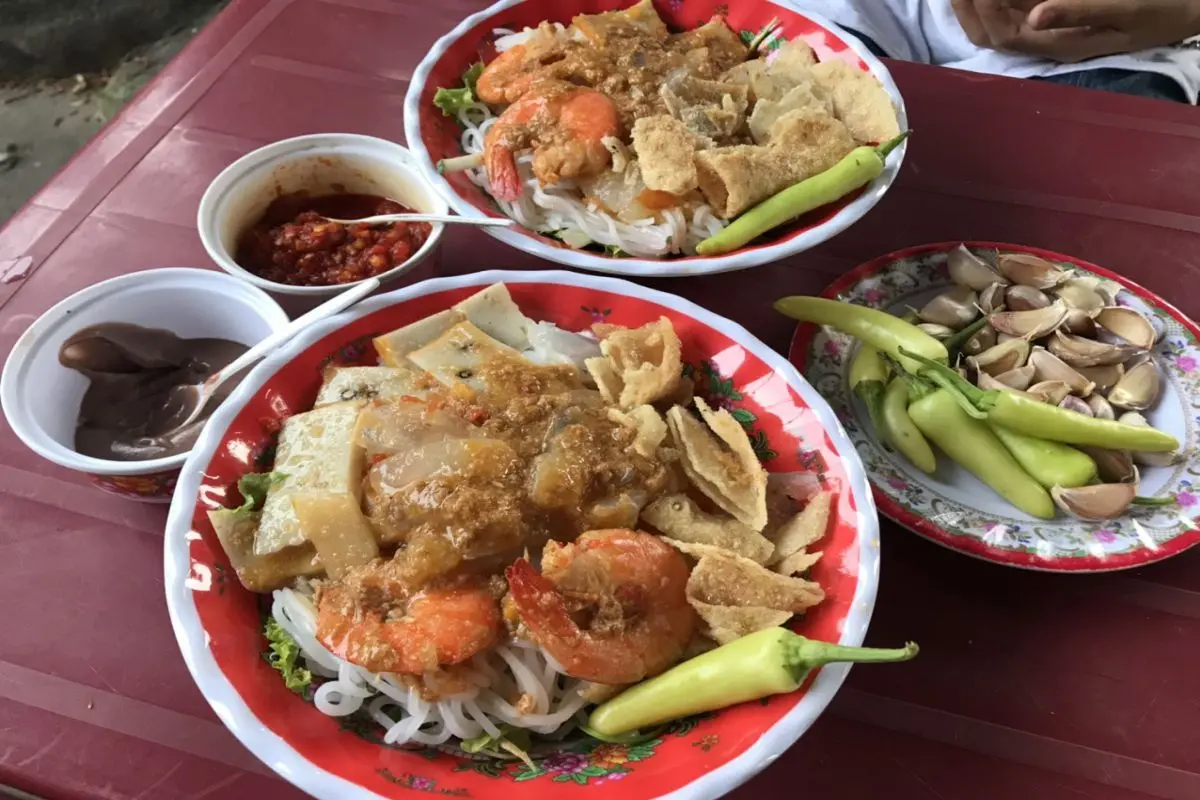 B&uacute;n giấm nuốc - Hương vị của mảnh đất Cố đ&ocirc; 9