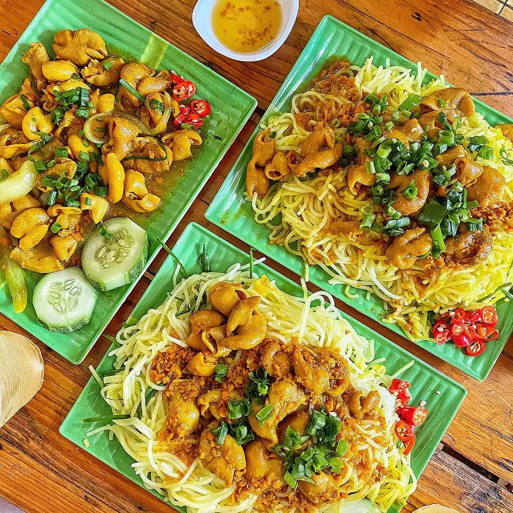 B&uacute;n nghệ Huế - M&oacute;n ăn đặc sản nức tiếng xứ kinh kỳ 4