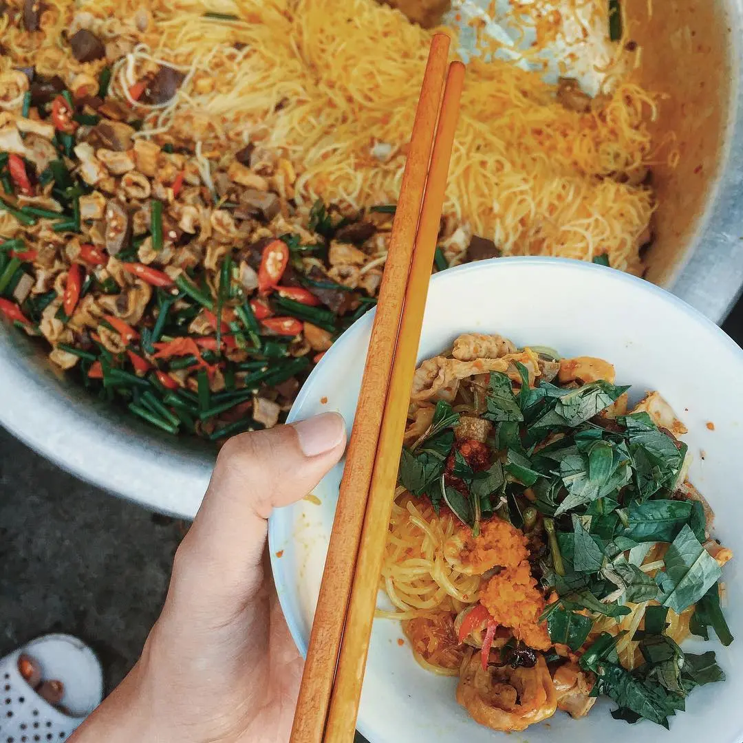 B&uacute;n nghệ Huế - M&oacute;n ăn đặc sản nức tiếng xứ kinh kỳ 8