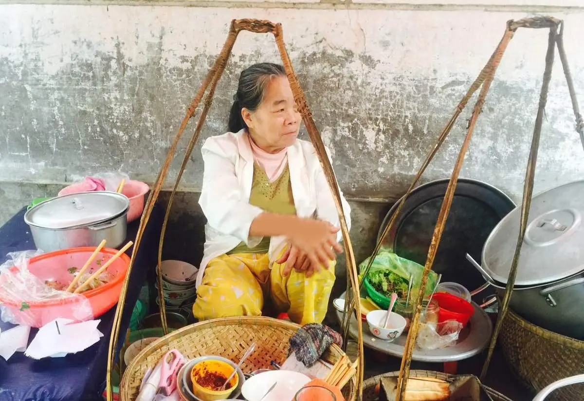 B&uacute;n trộn Huế - Hương vị chua chua ngọt ngọt đậm đ&agrave; thơm ngon 7