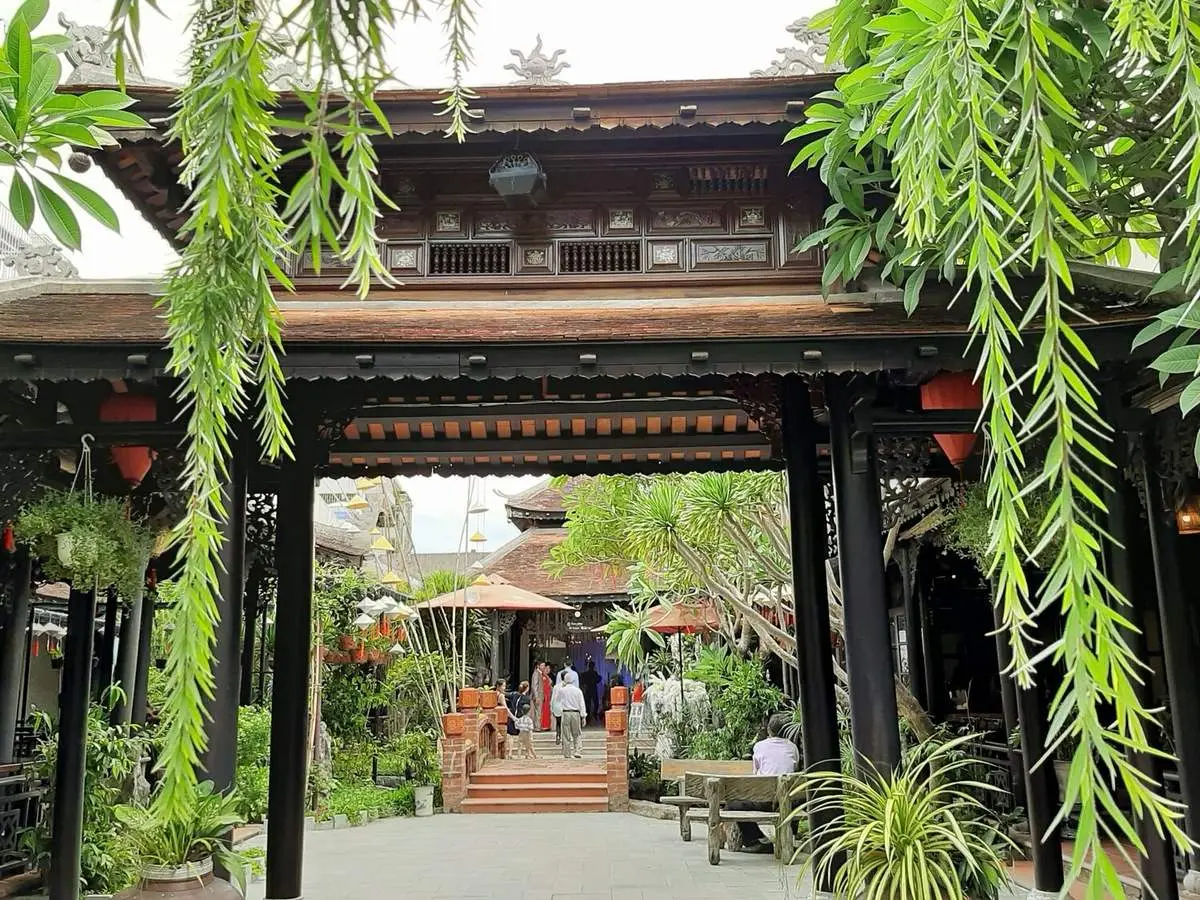 Cafe Nam Giao Ho&agrave;i Cổ - Qu&aacute;n c&agrave; ph&ecirc; cổ k&iacute;nh giữa l&ograve;ng cố đ&ocirc; Huế 2
