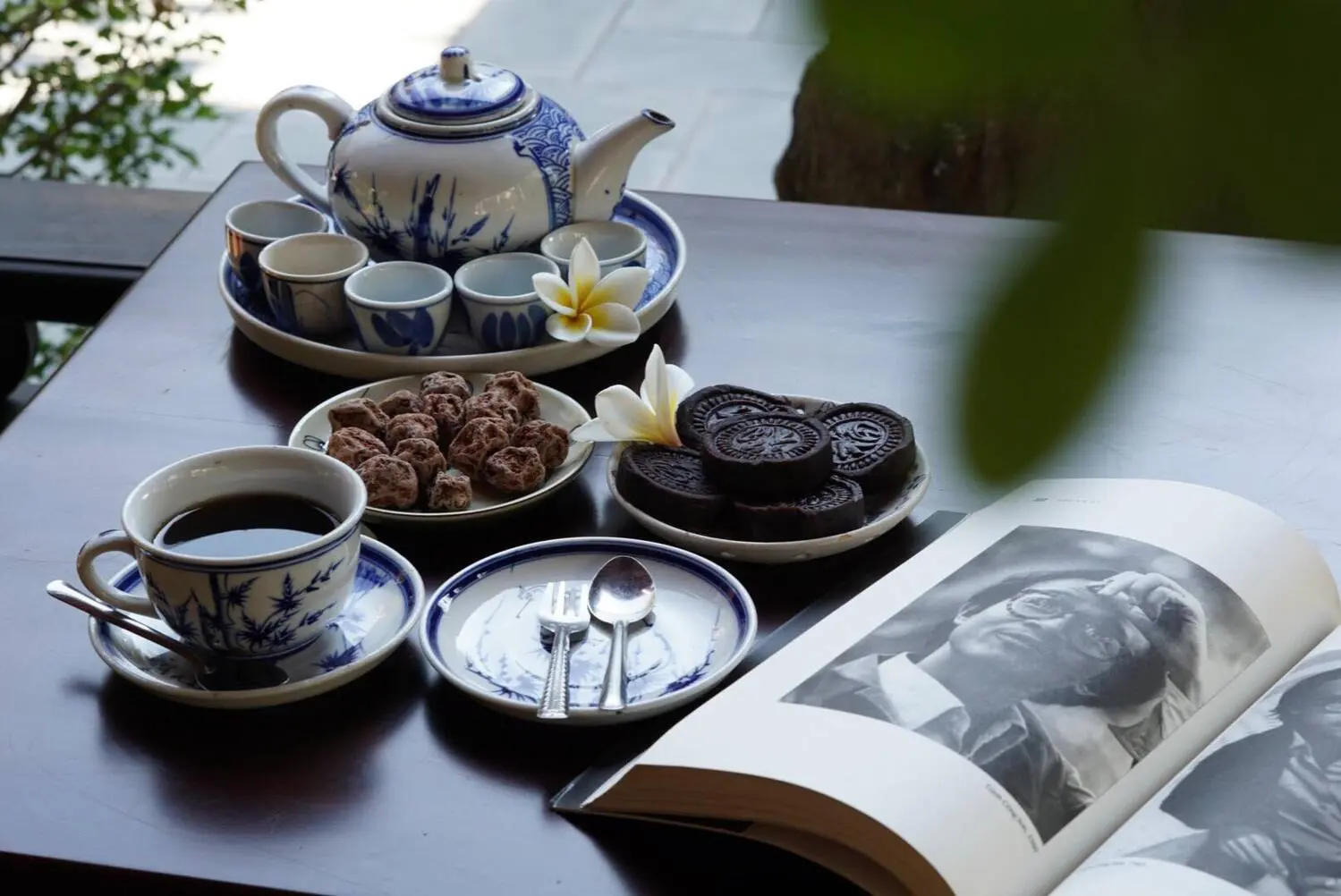 Cafe Nam Giao Ho&agrave;i Cổ - Qu&aacute;n c&agrave; ph&ecirc; cổ k&iacute;nh giữa l&ograve;ng cố đ&ocirc; Huế 14