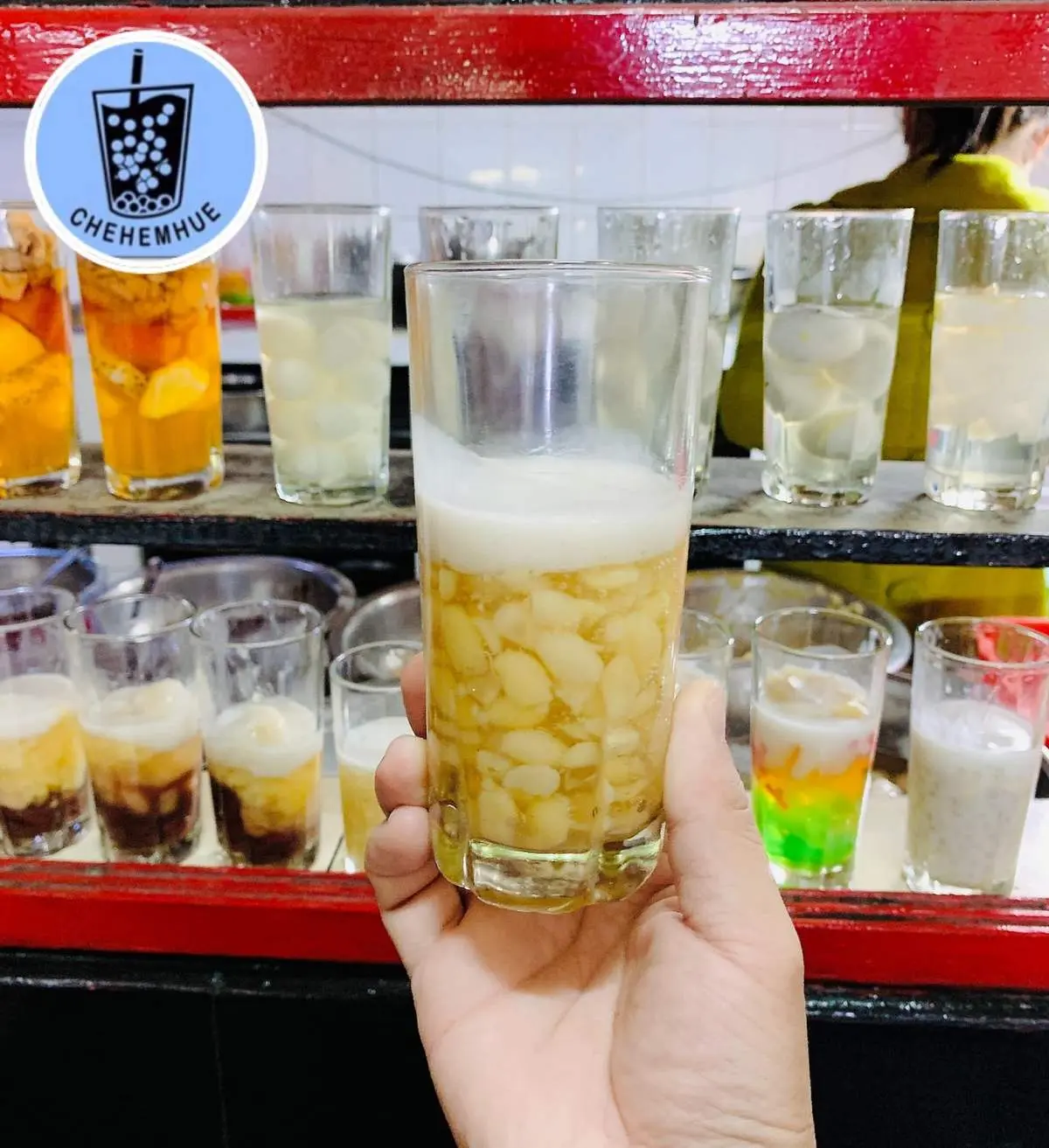Ch&egrave; Hẻm H&ugrave;ng Vương - Ngọt ng&agrave;o lịm tim từ những ly ch&egrave; b&igrave;nh thường ở xứ Huế 9