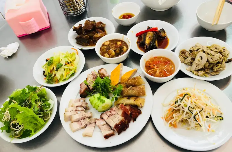 Cơm &Acirc;m Phủ Huế: Tinh hoa ẩm thực cố đ&ocirc; với c&aacute;i t&ecirc;n ma mị 14