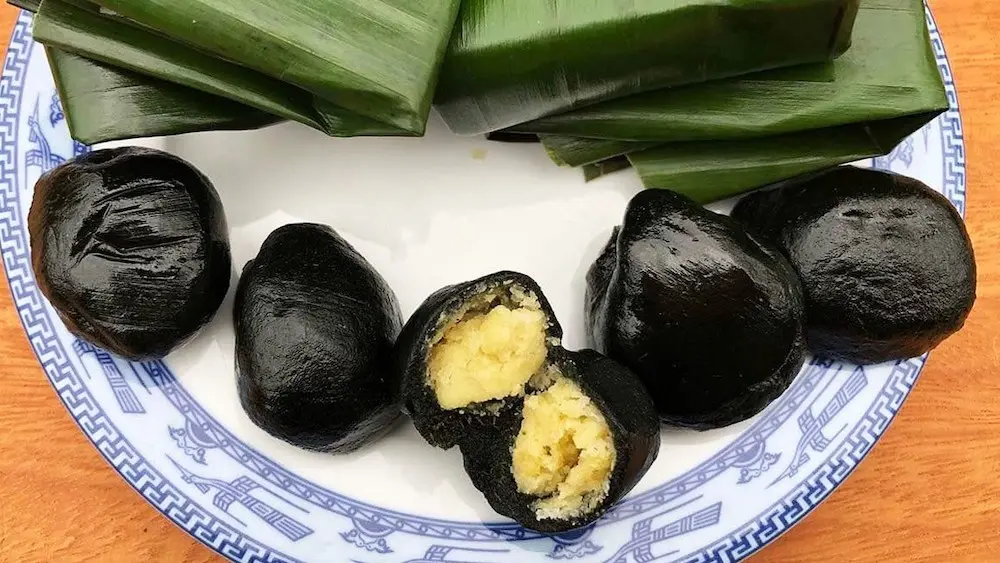 Công phu nghề làm bánh ít ngũ sắc xứ Huế 9