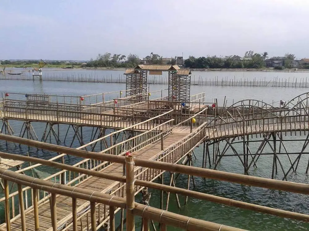 Đầm Chuồn Hương Qu&aacute;n - Nh&agrave; h&agrave;ng chuy&ecirc;n hải sản tại Huế 3