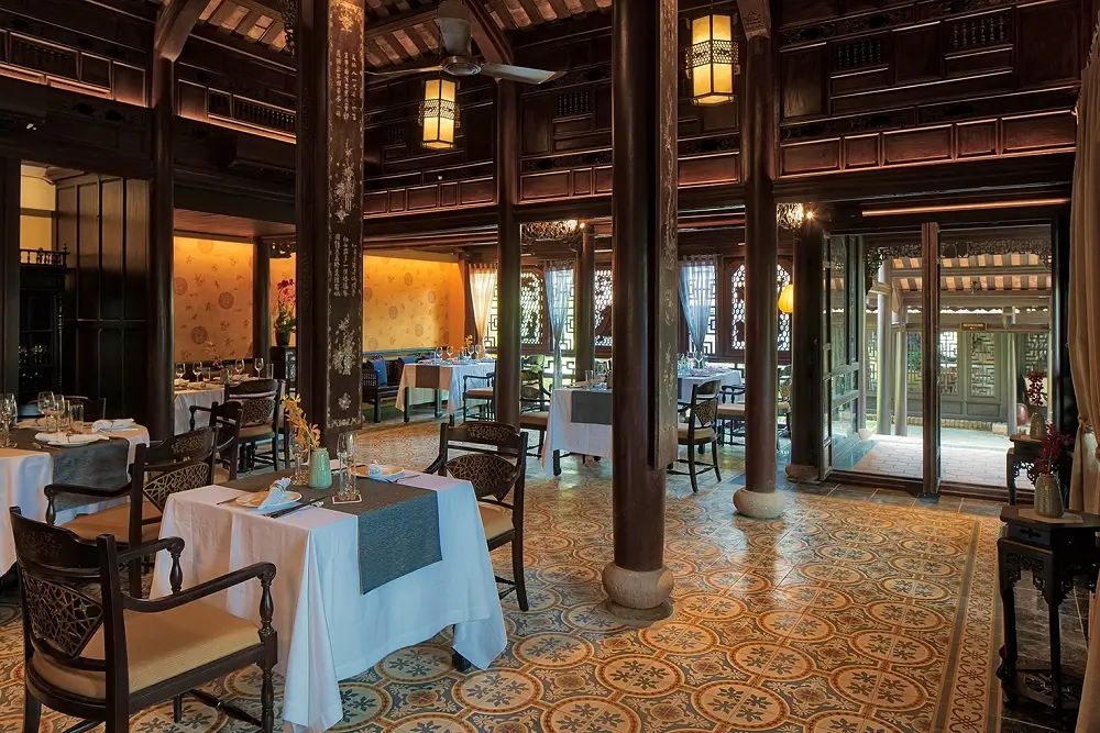 Đến nh&agrave; h&agrave;ng Huế Cổ để c&ugrave;ng nhau thưởng thức c&aacute;c m&oacute;n ngon cung đ&igrave;nh Huế 3