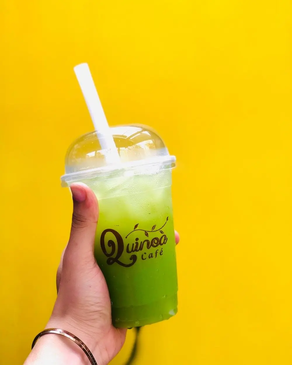 Dịch kh&ocirc;ng vi vu nước ngo&agrave;i được th&igrave; gh&eacute; Quinoa Caf&eacute; để c&oacute; ảnh check-in như ở trời T&acirc;y 9