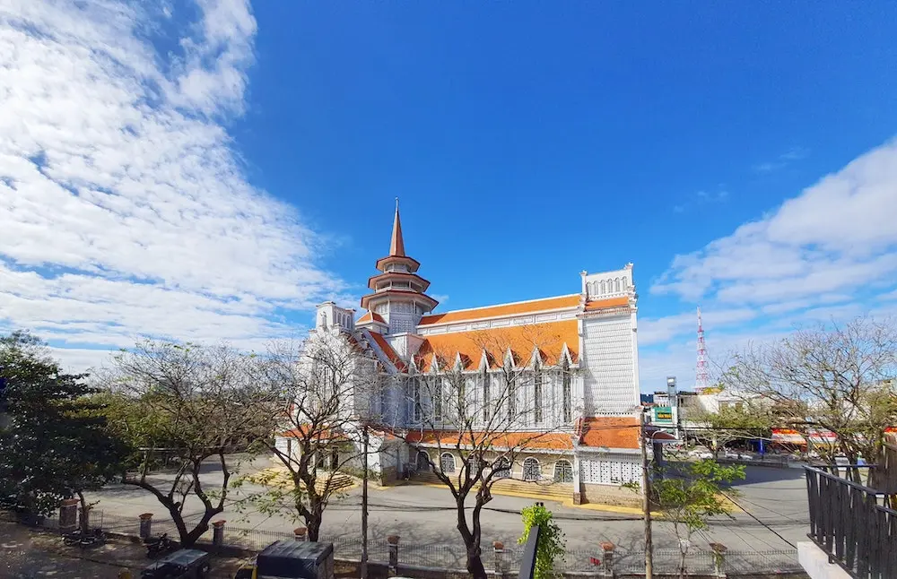 Dịch kh&ocirc;ng vi vu nước ngo&agrave;i được th&igrave; gh&eacute; Quinoa Caf&eacute; để c&oacute; ảnh check-in như ở trời T&acirc;y 3