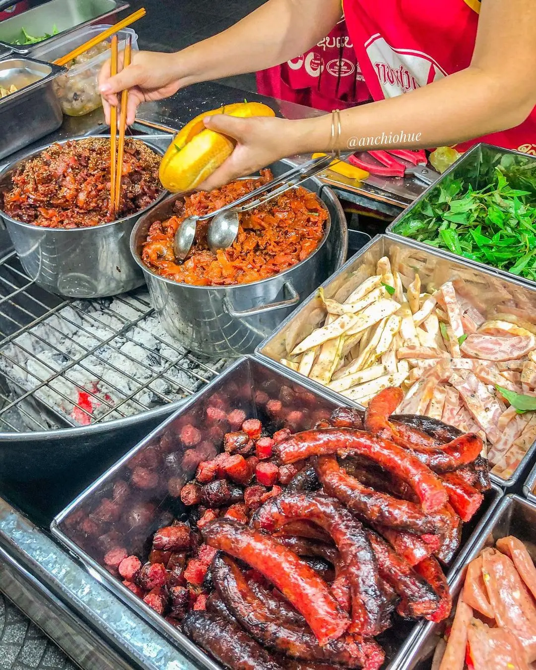 Điểm danh c&aacute;c m&oacute;n ăn đ&ecirc;m Huế cho hội c&uacute; đ&ecirc;m 3
