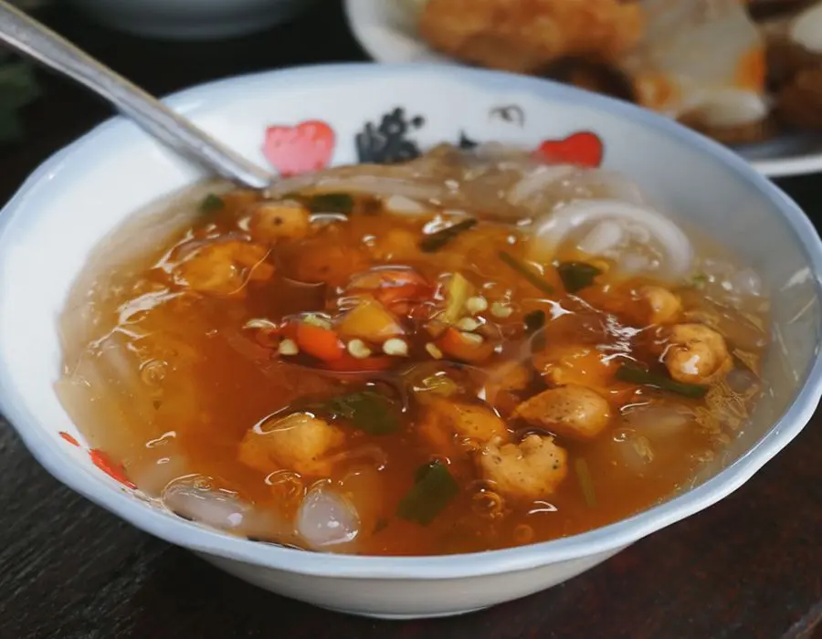 Điểm danh loạt m&oacute;n ăn ngon rẻ ở Huế m&agrave; bạn nhất định phải thử 2