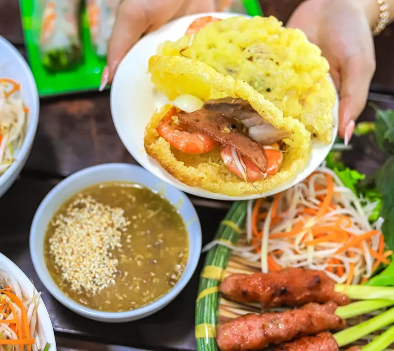 Điểm danh những m&oacute;n ngon Huế nức l&ograve;ng c&aacute;c t&iacute;n đồ y&ecirc;u ẩm thực 3