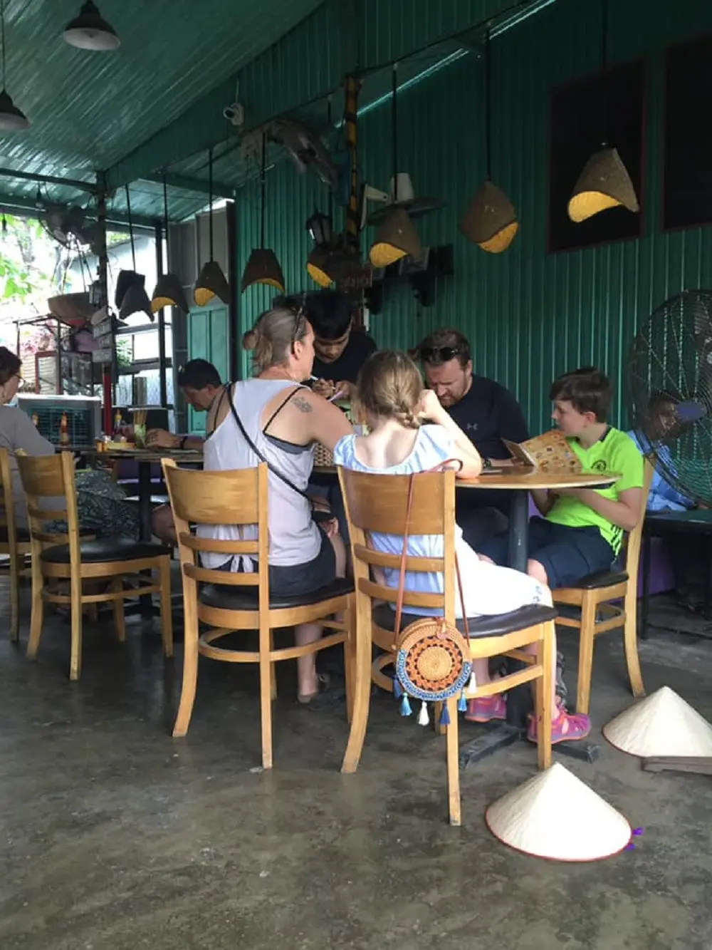 G&aacute;c Măng R&ecirc; - Qu&aacute;n cafe mang hơi hướng cổ điển của v&ugrave;ng đất Cố đ&ocirc; 2