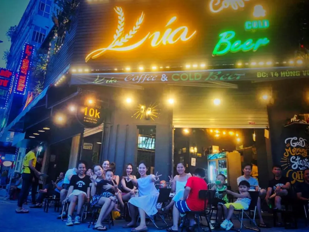 Gh&eacute; L&uacute;a caf&eacute; thưởng thức hương vị c&agrave; ph&ecirc; Espresso 2
