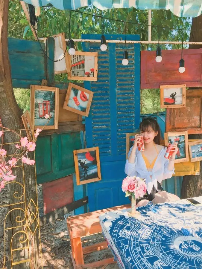 Kh&aacute;m ph&aacute; Bus Caf&eacute; &ndash; Qu&aacute;n c&agrave; ph&ecirc; c&oacute; view biển cực đẹp tại Huế 8