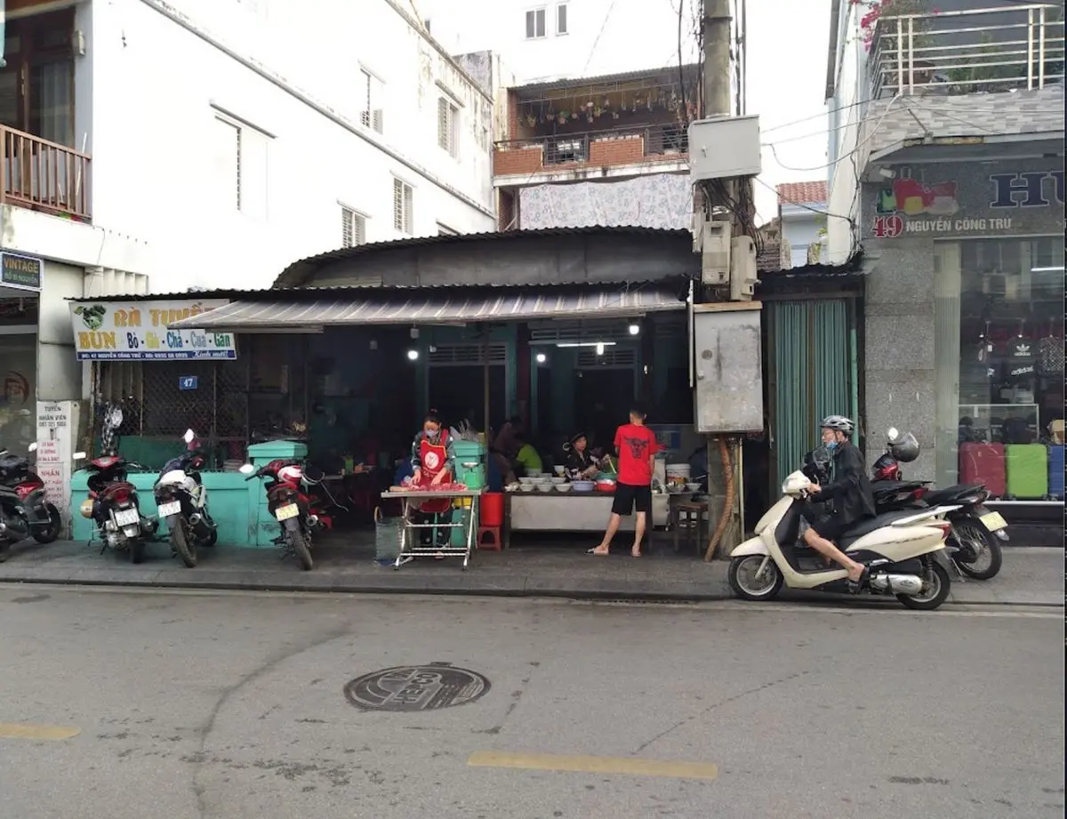 Kh&aacute;m ph&aacute; qu&aacute;n B&uacute;n B&ograve; Huế B&agrave; Tuyết, mỗi ng&agrave;y b&aacute;n 5 nồi 3