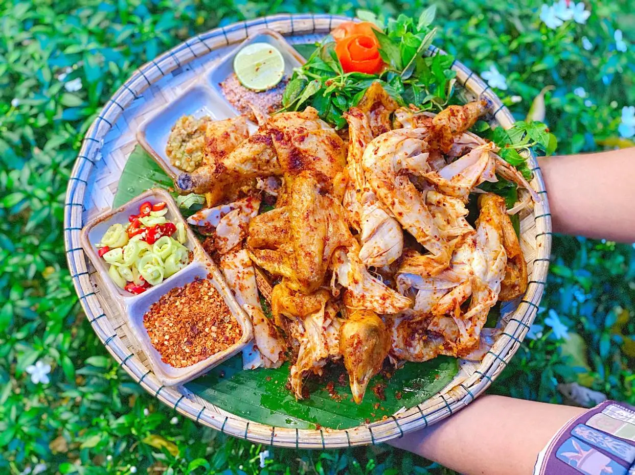 La Pines Restaurant - Nh&agrave; h&agrave;ng &Aacute; &Acirc;u h&agrave;ng đầu tại Huế 6