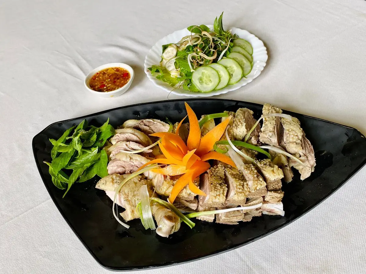 La Pines Restaurant - Nh&agrave; h&agrave;ng &Aacute; &Acirc;u h&agrave;ng đầu tại Huế 7