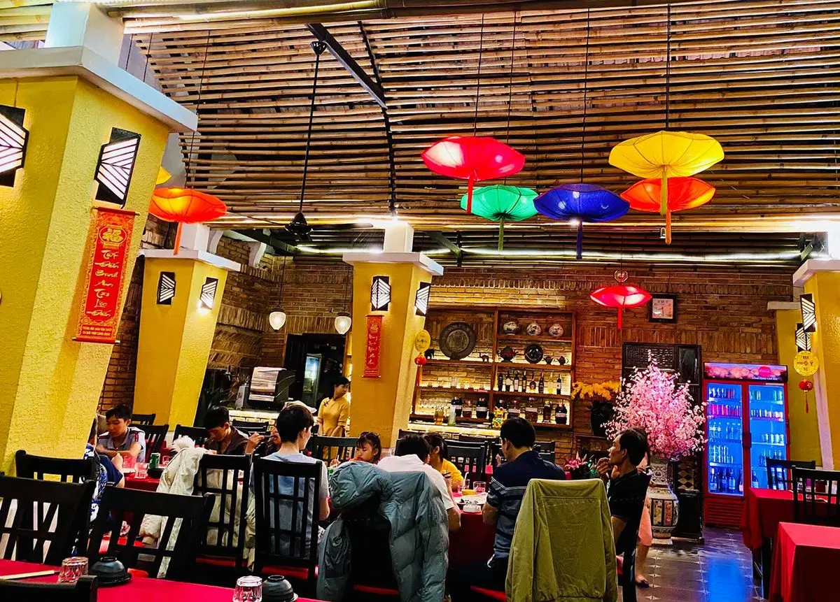 La Pines Restaurant - Nh&agrave; h&agrave;ng &Aacute; &Acirc;u h&agrave;ng đầu tại Huế 4