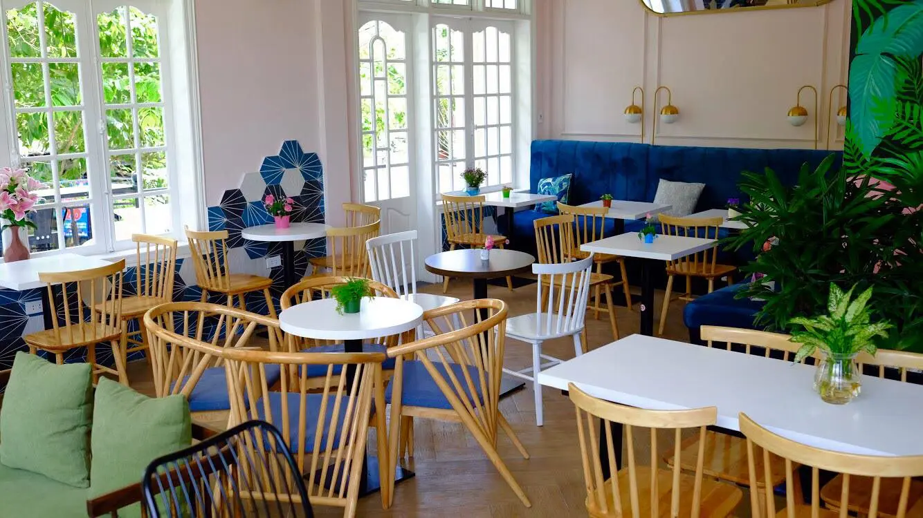 Lago Coffee House - Qu&aacute;n c&agrave; ph&ecirc; nhỏ xinh n&eacute;p m&igrave;nh b&ecirc;n bờ hồ 3