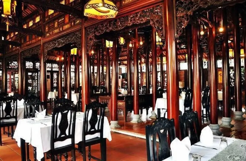 Nhà hàng Khải Hoàn - Quán cơm niêu ngon và đông khách nhất Huế 2